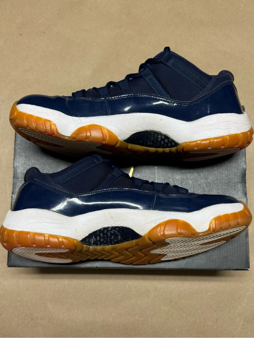 Nike Air Jordan 11 XI Retro Low Navy Gum Mens size 11.5 Basketball Shoes Rare!